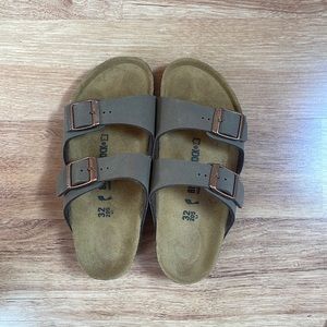 Girls Arizona Leather Birkenstocks